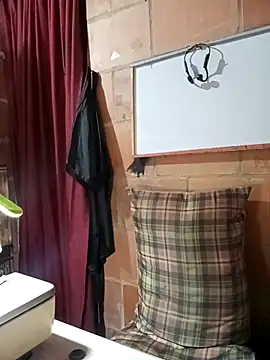 isis milove online show from February 27, 2026, 12:16 pm