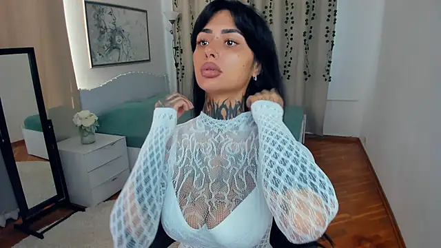 CharimgSabrina online show from September 15, 2025, 7:09 am