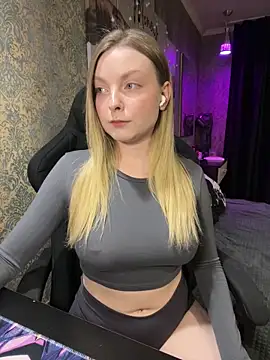 Lina ly online show from April 24, 2026, 8:00 pm