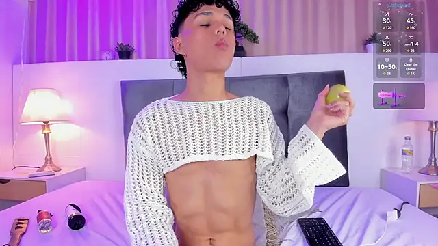 Kai riptide online show from September 30, 2025, 8:04 pm