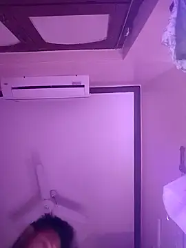 Snapshot of horniestboi chatting on March 4, 2026, 9:22 pm horniestboi online show from March 4, 2026, 9:22 pm