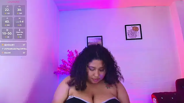 Snapshot of Ayliinn_ chatting on July 3, 2026, 9:32 pm Ayliinn online show from July 3, 2026, 9:32 pm