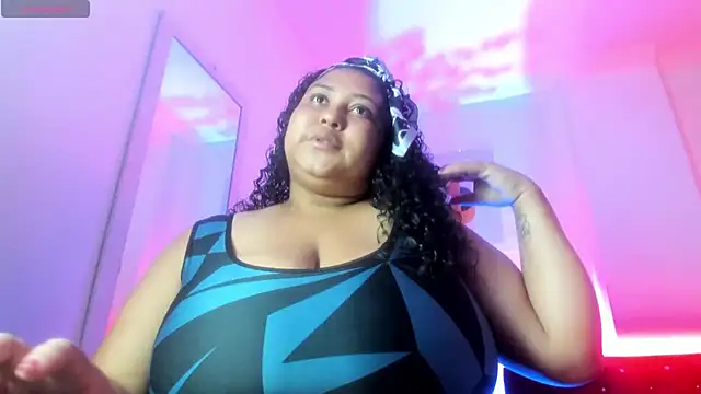 Ayliinn  online show from April 7, 2026, 1:07 am