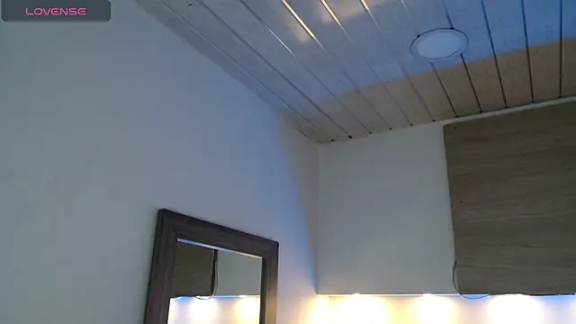 Cristal Velle online show from September 25, 2025, 12:44 pm