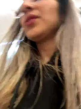 Snapshot of Isabella_Varella chatting on October 18, 2025, 1:07 am Isabella Varella online show from October 18, 2025, 1:07 am