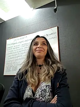 Snapshot of Isabella_Varella chatting on March 11, 2025, 1:45 pm Isabella Varella online show from March 11, 2025, 1:45 pm