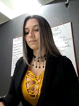 Snapshot of Isabella_Varella chatting on March 18, 2025, 12:39 pm Isabella Varella online show from March 18, 2025, 12:39 pm