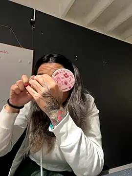 Snapshot of Isabella_Varella chatting on November 28, 2025, 1:00 pm Isabella Varella online show from November 28, 2025, 1:00 pm