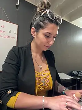 Snapshot of Isabella_Varella chatting on November 20, 2025, 1:23 pm Isabella Varella online show from November 20, 2025, 1:23 pm