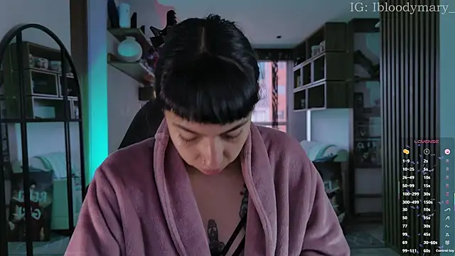 Snapshot of Saraa_Desiree chatting on June 10, 2026, 2:40 pm Saraa Desiree online show from June 10, 2026, 2:40 pm