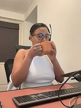 Melia Rayne online show from March 12, 2026, 10:41 am