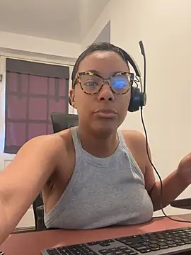 Melia Rayne online show from April 8, 2026, 9:33 am