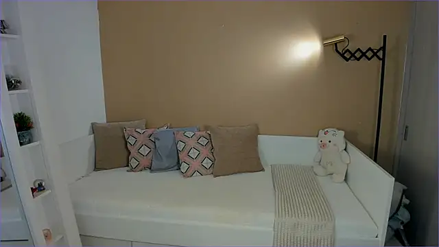 ValentinaMilann online show from October 15, 2025, 9:56 pm