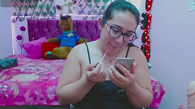 Anny  cute online show from September 17, 2025, 8:44 pm