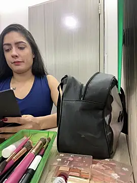 isabella winkler online show from February 16, 2026, 1:10 pm