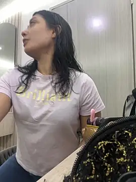 isabella winkler online show from October 9, 2025, 11:55 am