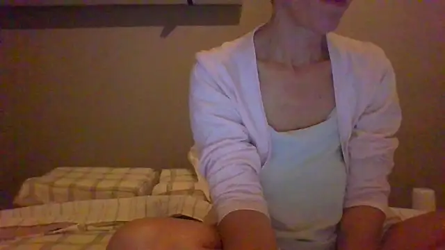 Snapshot of Valentinette chatting on October 30, 2025, 8:39 pm Valentinette online show from October 30, 2025, 8:39 pm