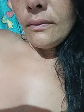 Snapshot of sarayulith chatting on June 11, 2026, 10:45 am sarayulith online show from June 11, 2026, 10:45 am