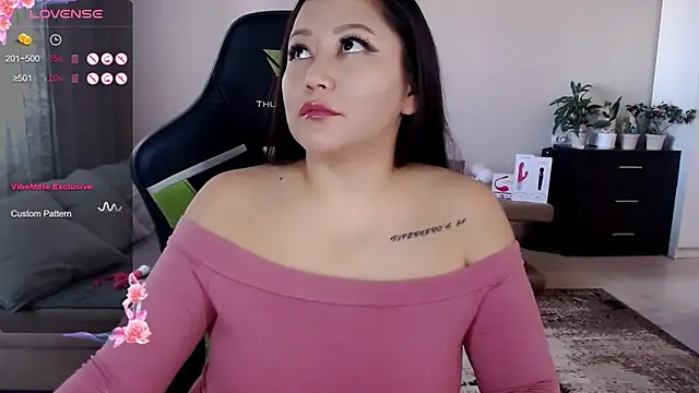 LisaAsianFlower online show from September 18, 2025, 3:42 am