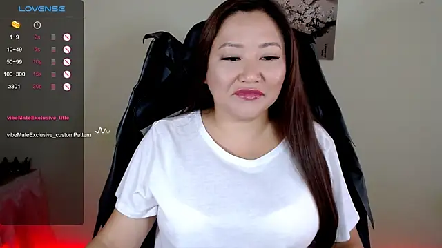 Snapshot of LisaAsianFlower chatting on June 21, 2026, 5:13 am LisaAsianFlower online show from June 21, 2026, 5:13 am