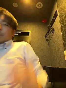 waka3232 online show from May 8, 2026, 11:03 am
