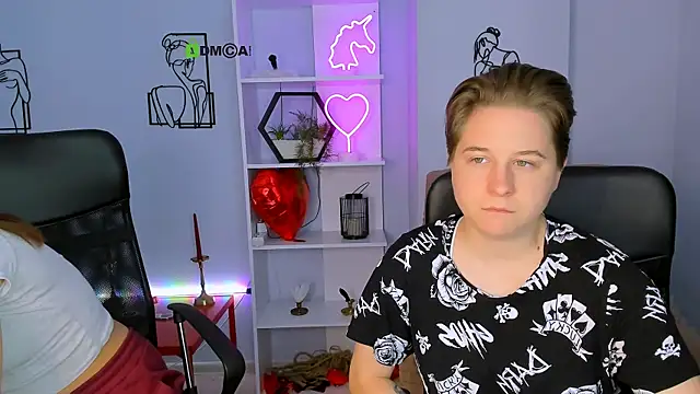 kiki swan online show from September 25, 2025, 5:46 am