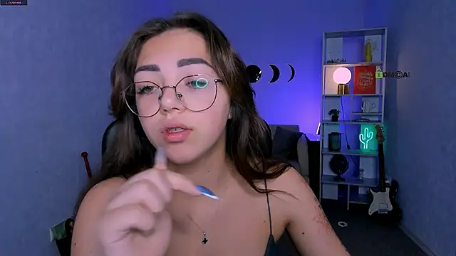 kiki swan online show from November 14, 2025, 6:39 am