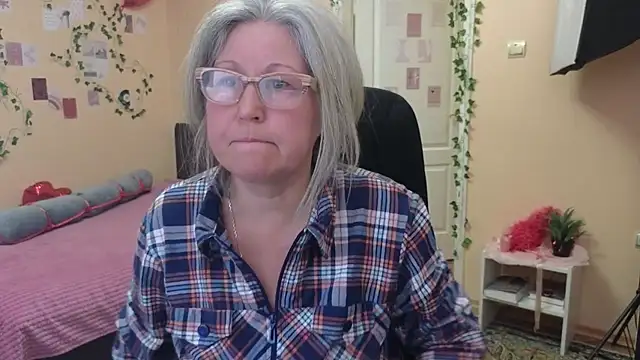 Wane Witch online show from April 12, 2026, 4:32 pm