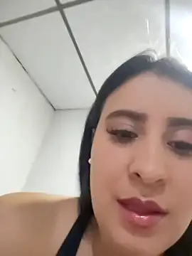 Snapshot of mialorents chatting on October 4, 2025, 7:15 pm mialorents online show from October 4, 2025, 7:15 pm