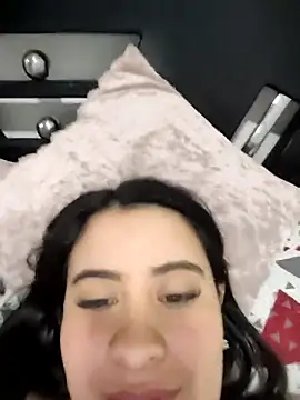 Snapshot of mialorents chatting on November 21, 2025, 2:54 am mialorents online show from November 21, 2025, 2:54 am