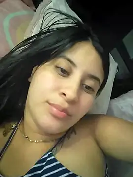 Snapshot of mialorents chatting on March 18, 2025, 5:12 am mialorents online show from March 18, 2025, 5:12 am