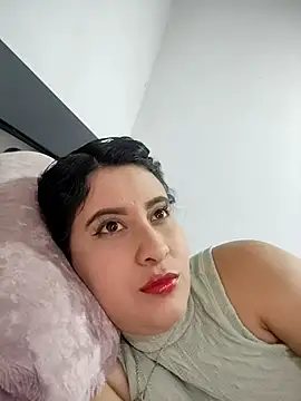 Snapshot of mialorents chatting on October 24, 2025, 7:13 pm mialorents online show from October 24, 2025, 7:13 pm