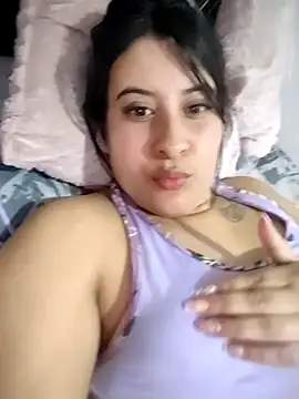 Snapshot of mialorents chatting on November 16, 2025, 4:06 am mialorents online show from November 16, 2025, 4:06 am