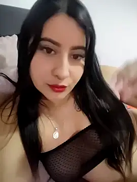 Snapshot of mialorents chatting on November 9, 2025, 6:45 pm mialorents online show from November 9, 2025, 6:45 pm