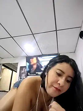 Snapshot of mialorents chatting on October 8, 2025, 4:29 pm mialorents online show from October 8, 2025, 4:29 pm