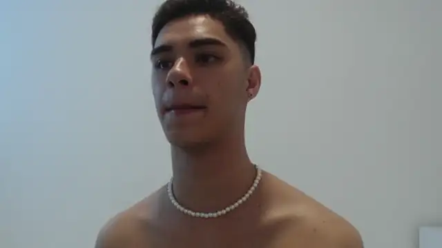 juanes puthee online show from March 18, 2025, 6:06 pm