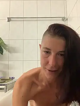 HerrundFrau-M online show from March 18, 2025, 4:40 am