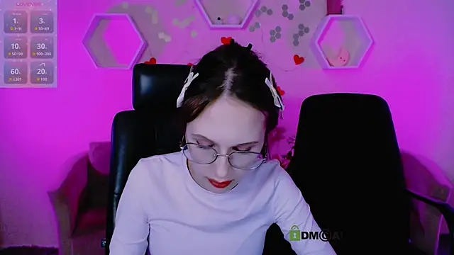 mona cloud online show from October 11, 2025, 11:39 pm