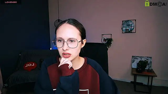 mona cloud online show from March 16, 2025, 3:39 pm