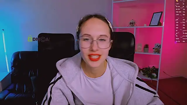 mona cloud online show from November 27, 2025, 2:01 am