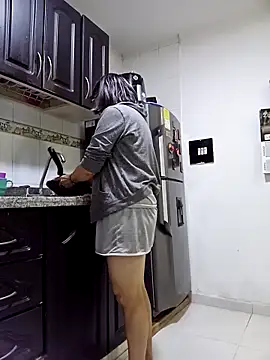 victoria wayne online show from April 18, 2026, 9:33 am