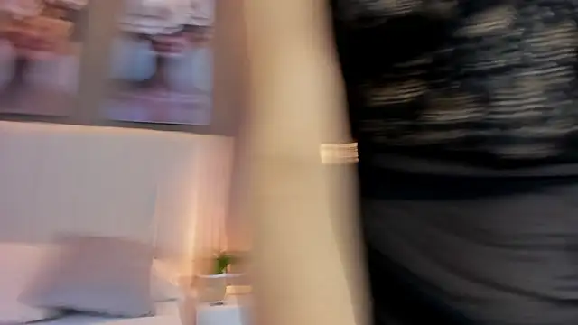 GiannaColling1 online show from November 7, 2025, 7:18 pm