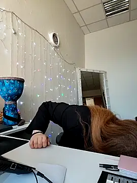 Juicy PeachLux online show from March 18, 2026, 7:00 am