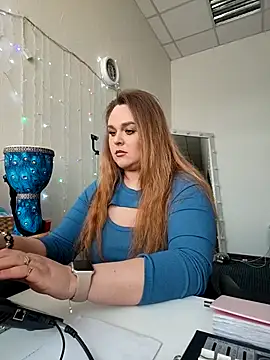 Juicy PeachLux online show from February 12, 2026, 7:52 am