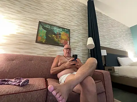 superbearboss online show from June 27, 2026, 3:12 am