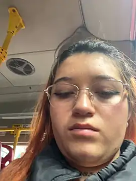 Snapshot of Karina_Leon chatting on April 29, 2026, 7:31 pm Karina Leon online show from April 29, 2026, 7:31 pm