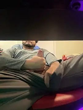 magnumbull online show from March 8, 2025, 2:12 am