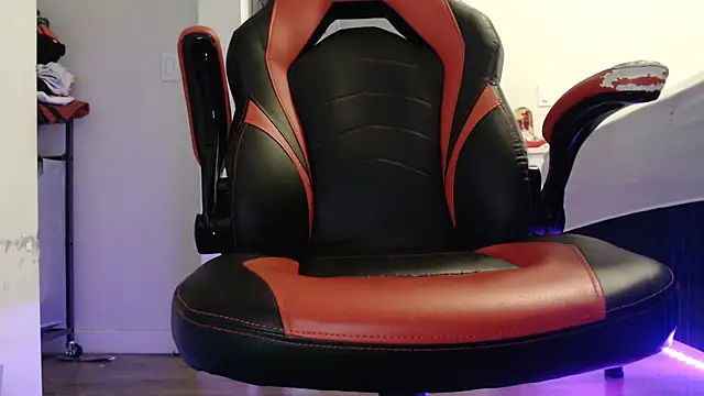 magnumbull online show from March 10, 2025, 8:12 pm