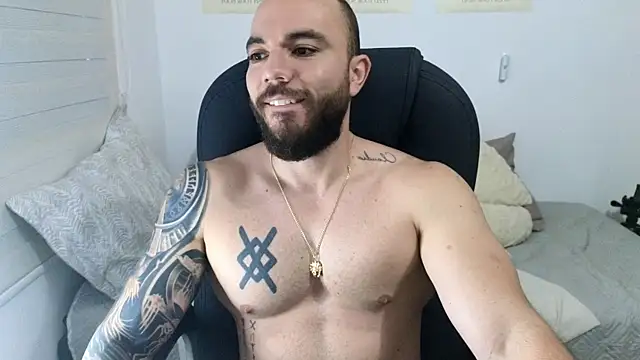 Snapshot of Isaac_Carter chatting on October 5, 2025, 11:12 am Isaac Carter online show from October 5, 2025, 11:12 am