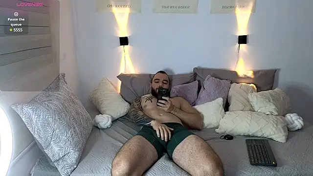 Snapshot of Isaac_Carter chatting on March 14, 2025, 10:18 am Isaac Carter online show from March 14, 2025, 10:18 am